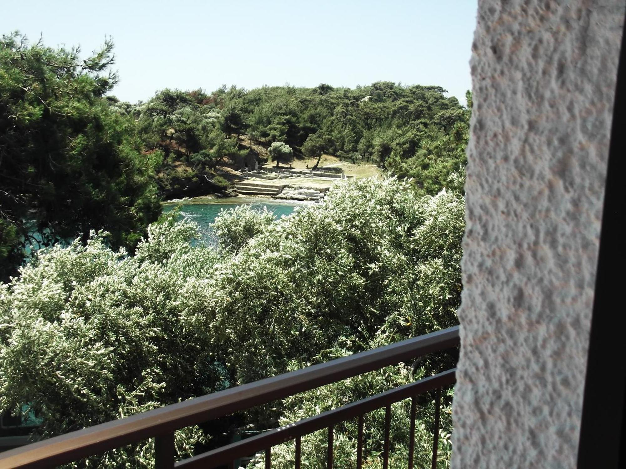 Gorgona Rooms Aliki  Exterior photo
