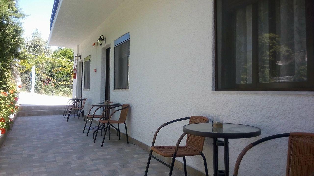 Gorgona Rooms Aliki  Exterior photo